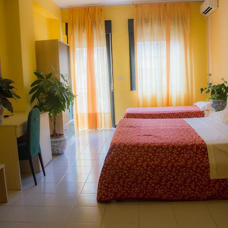 La Piramide Hotel Roccalumera Room photo