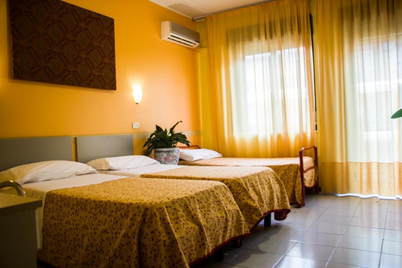 La Piramide Hotel Roccalumera Room photo