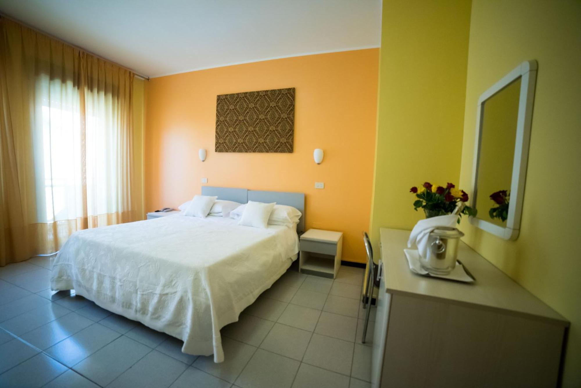 La Piramide Hotel Roccalumera Room photo