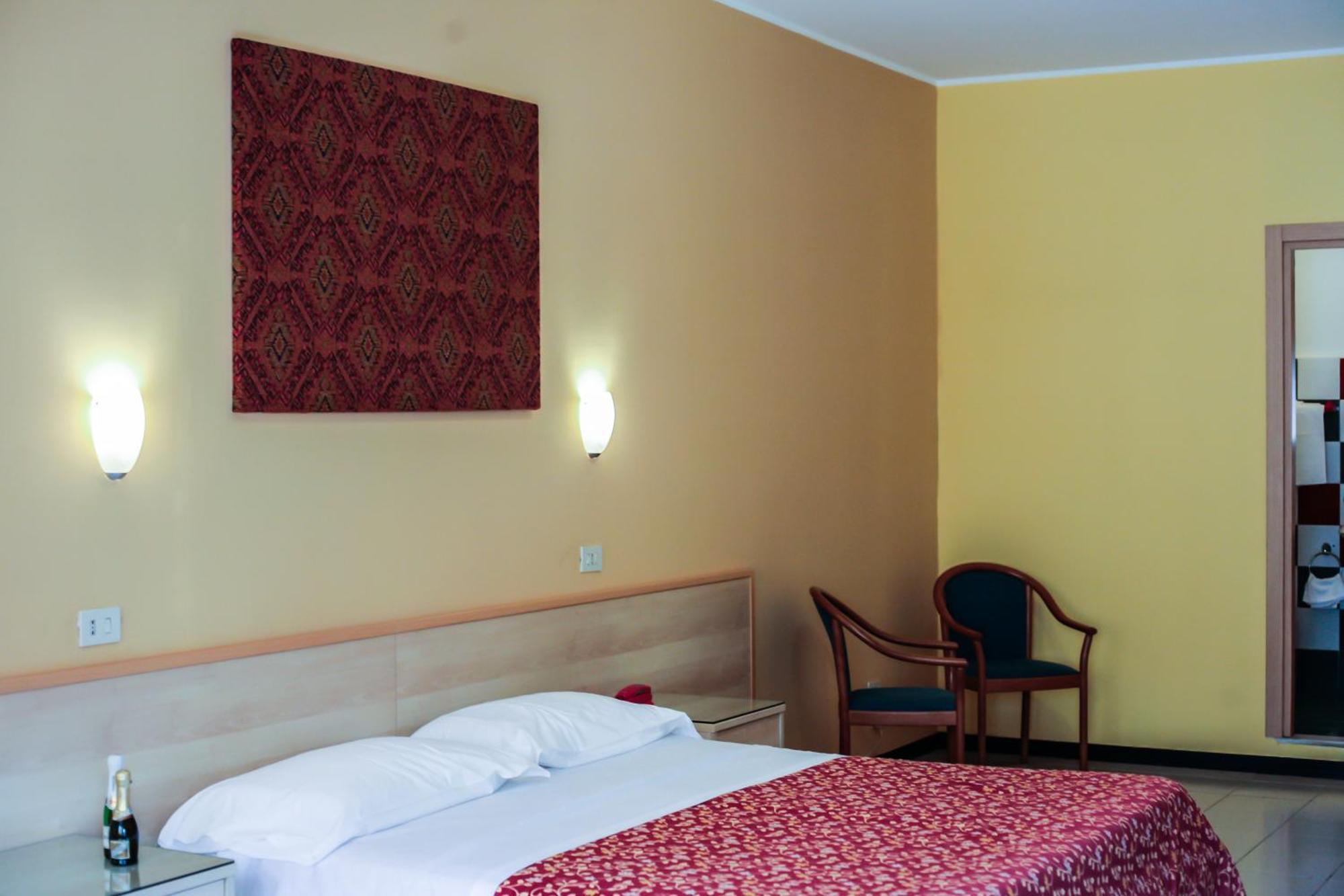 La Piramide Hotel Roccalumera Room photo
