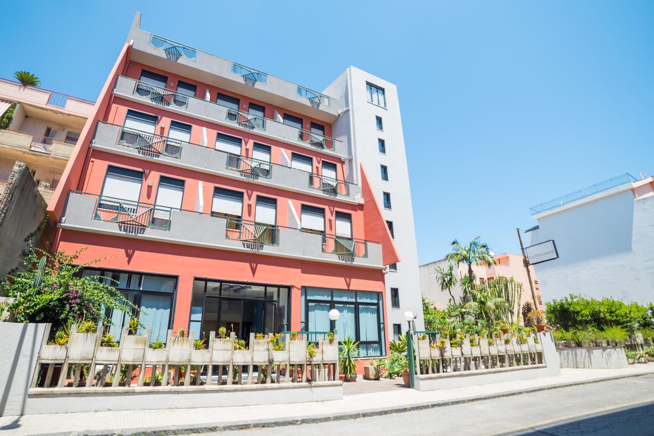 La Piramide Hotel Roccalumera Exterior photo